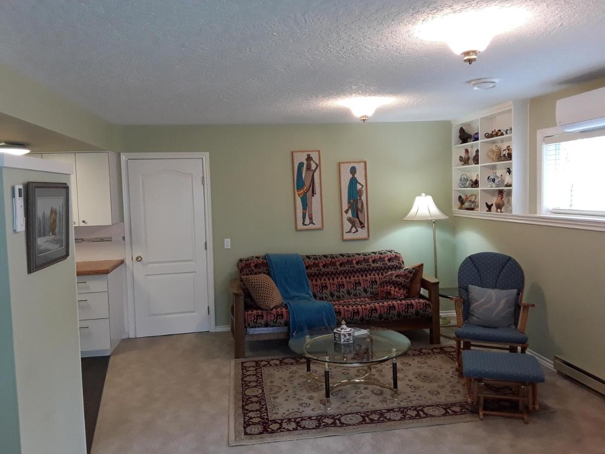 Cedar Acres Vacation Rental Fanny Bay Exterior foto