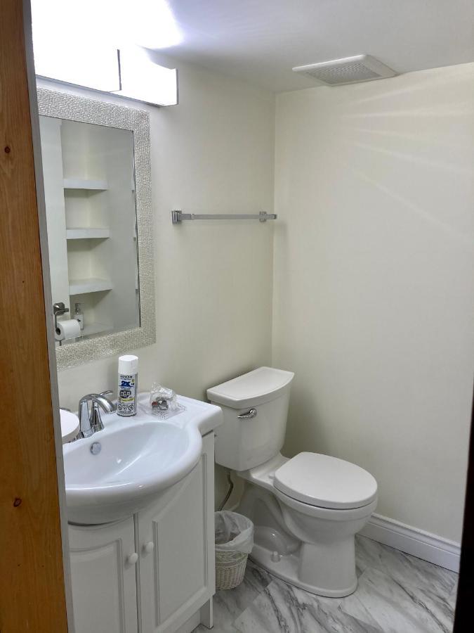 Cedar Acres Vacation Rental Fanny Bay Exterior foto